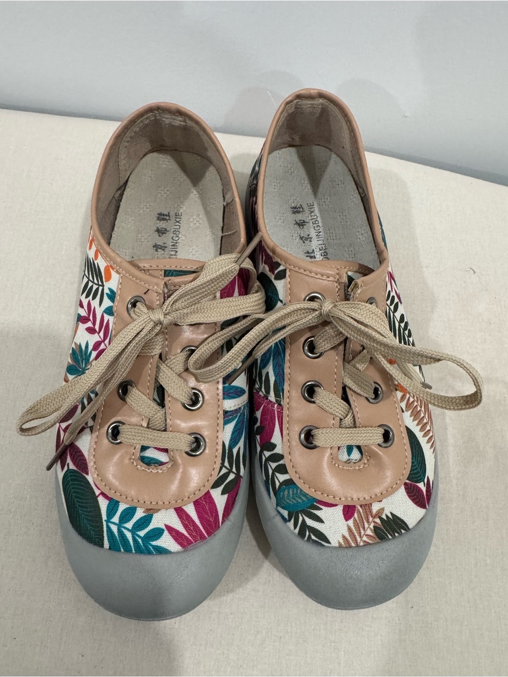 Women’s Floral Canvas Lace-Up Sneakers Multicolor Beige Trim Casual Shoes Size38